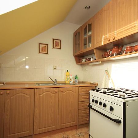 Apartman Pod Cernou Horou Apartment Roznov pod Radhostem Luaran gambar